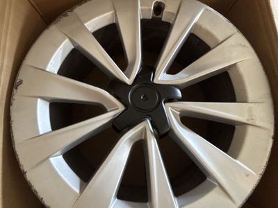 19 Inch Tesla Car Rim