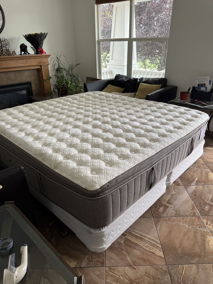 Pillow Top King Mattress Set with Split Box Springs and metal frame complete king bed 