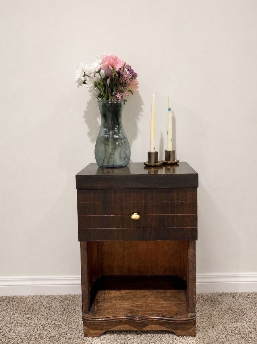 Vintage F.S. Harmon Mfg. Co. Solid Wood Nightstand / End Table
