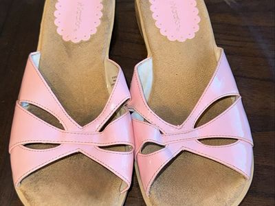 Girls Size 2 Pink Sandals