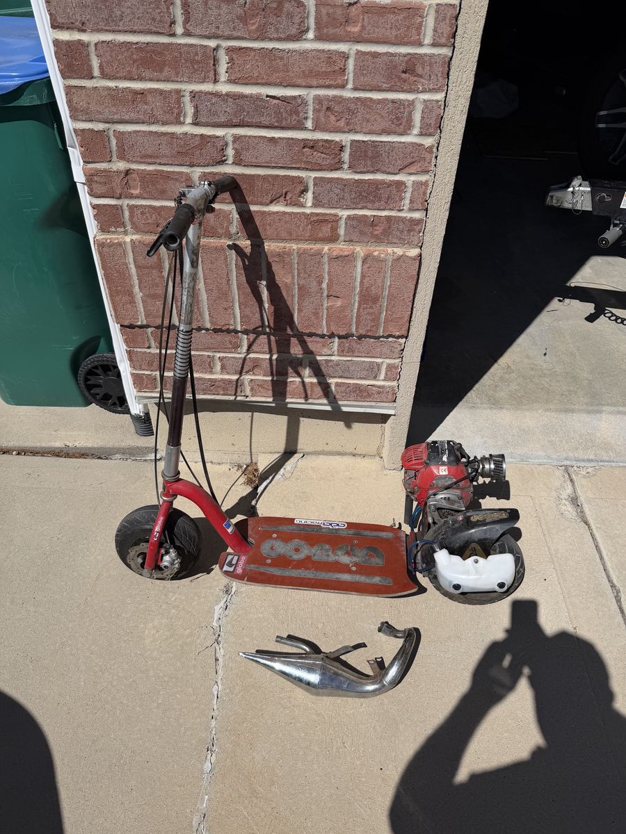 Go-Ped GSR40 Gas Scooter