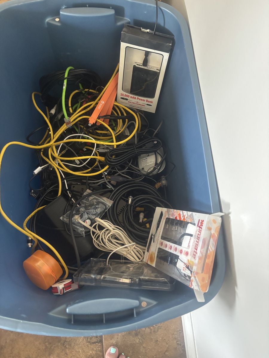 Container of Computer/cell phone cords