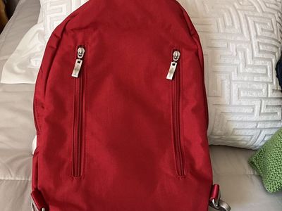 Baggallini Red Sling Backpack Crossbody Bag with Multiple Pockets - Excellent Condition