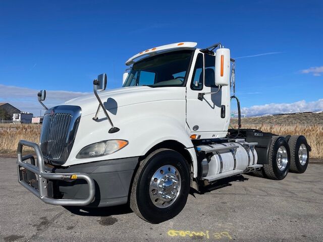 2016 International Prostar Day Cab Cummins ISX 10 Speed Low Miles!!