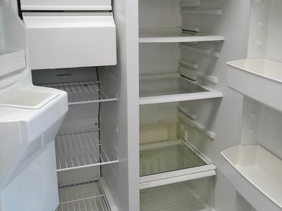White 25 cf Side by Side~90 Day Guarantee