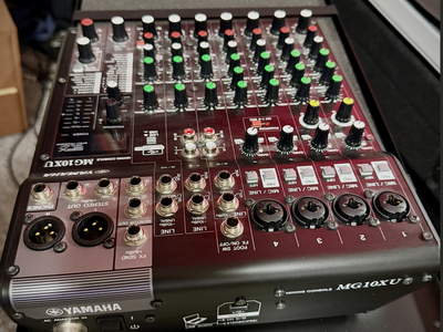 Yamaha Audio Mixer (MG10XU)