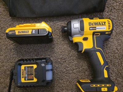 New Dewalt 20V MAX 1/4in. Impact Kit