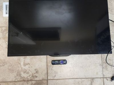 Insignia 39" 1080p Smart LED Roku TV