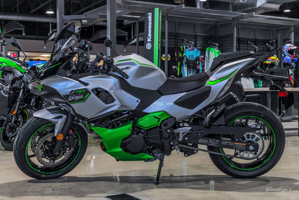 2024 Kawasaki Ninja® 7 Hybrid ABS