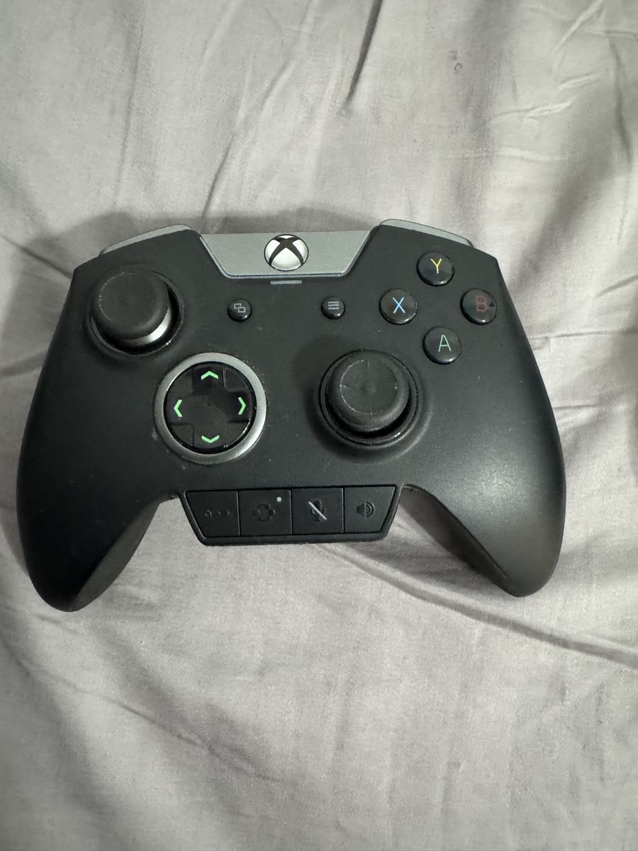 Razer Wolverine Ultimate Gaming Controller for Xbox One, Series X|S, PC - Used