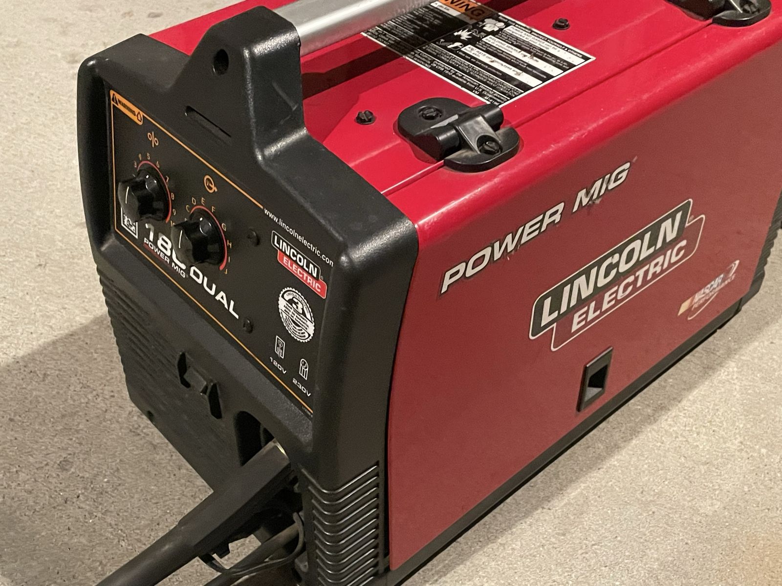 Lincoln 180 Dual Power MIG welder 120v/220v