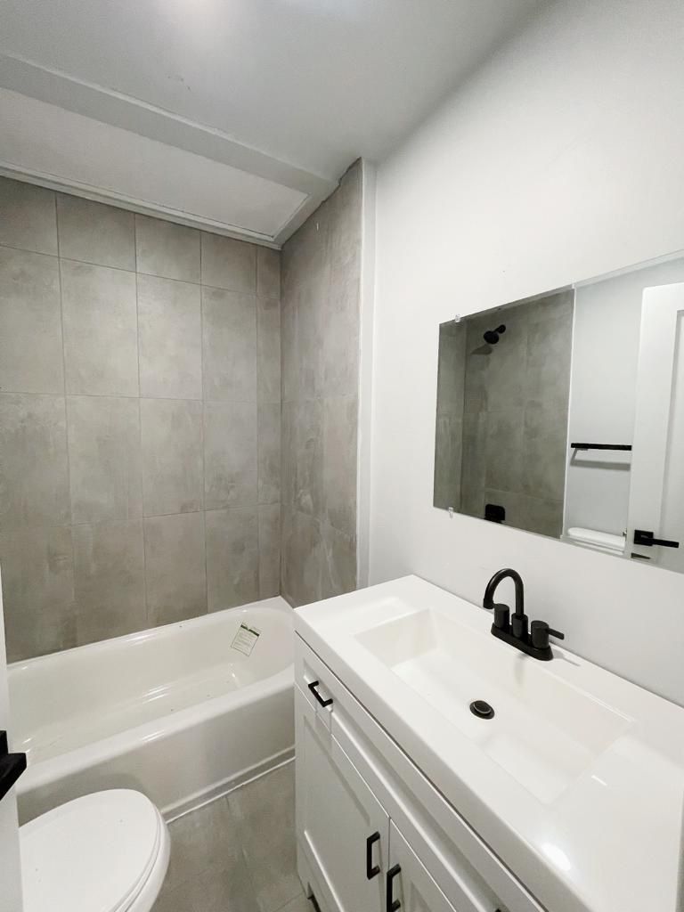 Main image 23