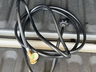 Propane 12 foot extension hose w/gauge