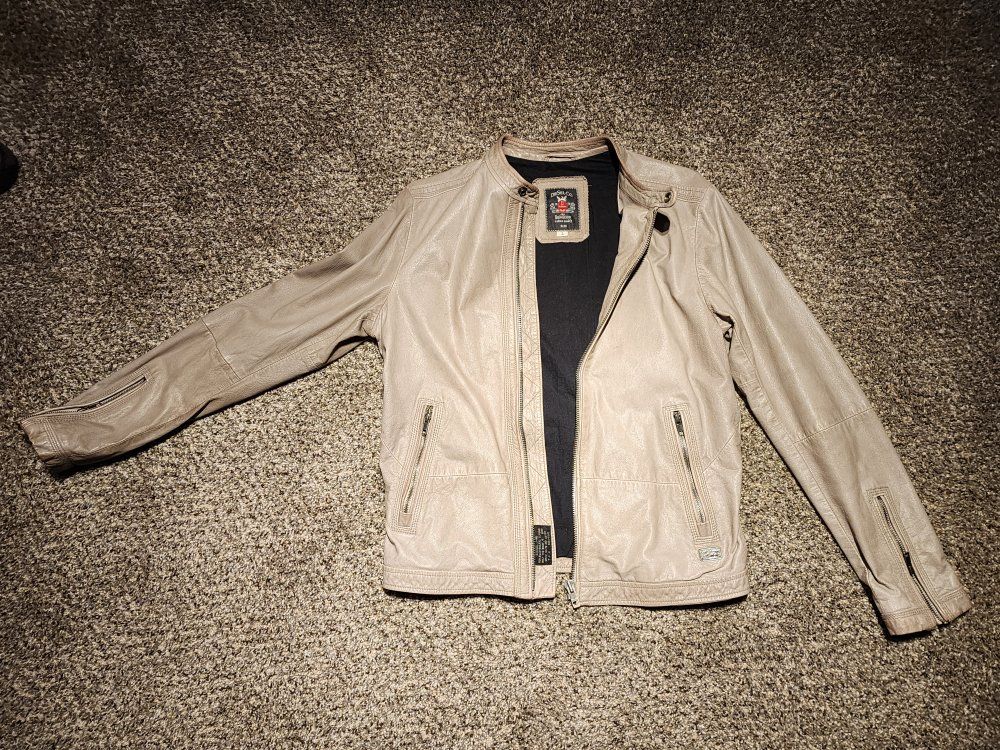 Diesel Co. Superior Quality Leather Jacket - Size Large - 1 Inside Pocket, 2 Exterior Pockets