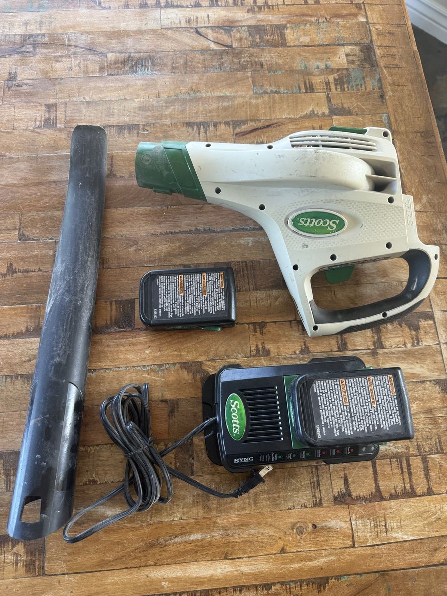 Scotts Cordless Leaf Blower with Battery and Charger - Used