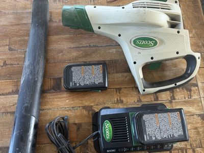 Scotts Cordless Leaf Blower with Battery and Charger - Used