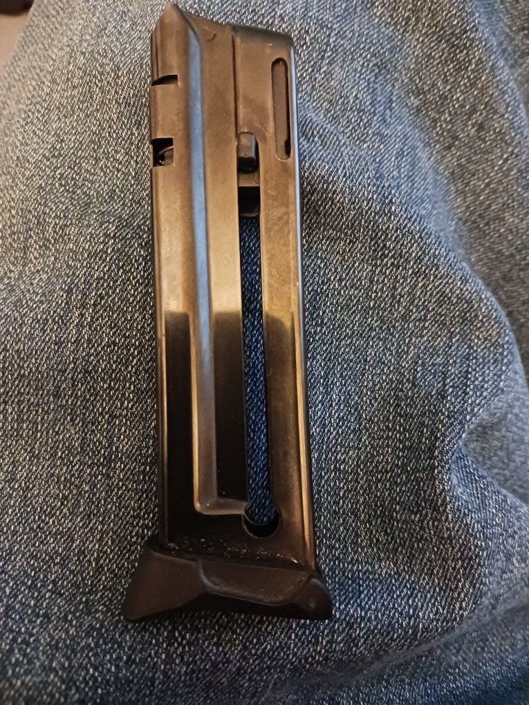 Ruger SR 22 .22LR 10-Round Pistol Magazine - Factory OEM, Used