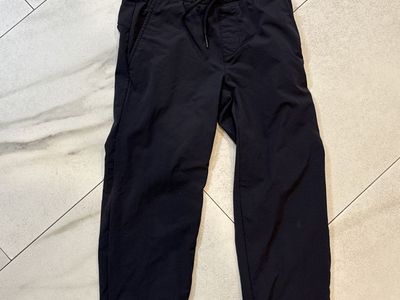 Old Navy size 6–7 breathable active pants