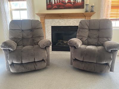 Pair of Manual Rocker Recliners on Swivel Bases - Grey/Gray - Best Home Furnishings