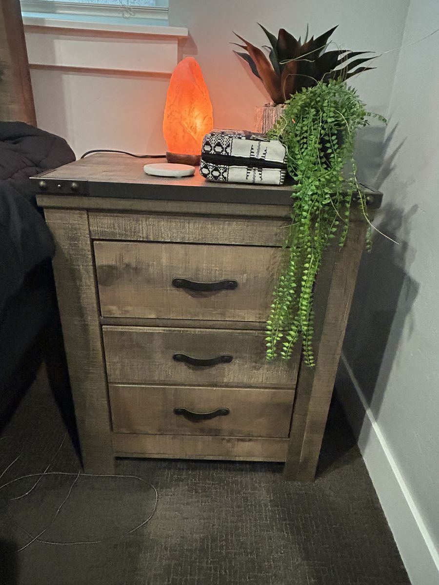 Nightstand with 3 drawers