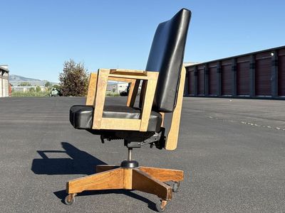 Vintage Mid Century Modern desk armchair. Made by Gunlocke. Rolling swivel rocking office 70’s MCM