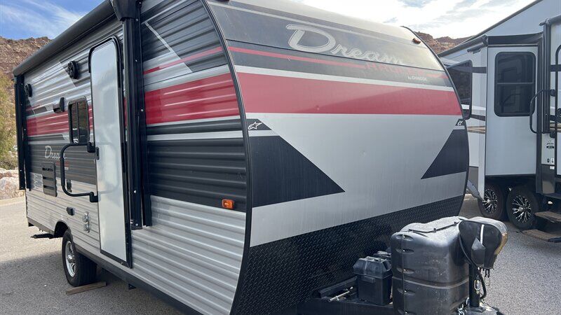 2022 Chinook Dream Hauler DH175