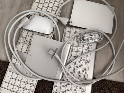 Apple trackpads + keyboards
