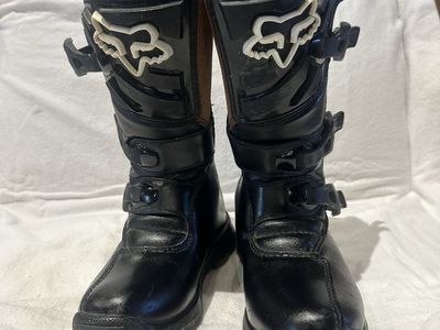 Fox comp 3 youth size 2 black motorcycle boots