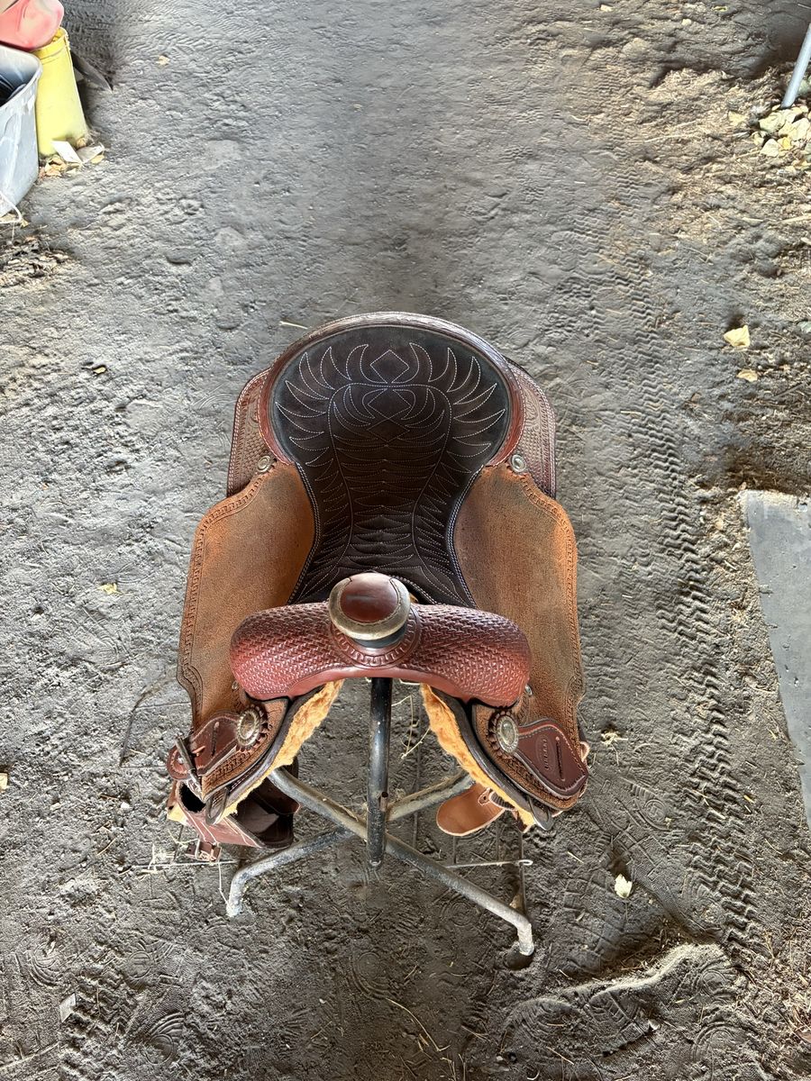 Main image 3