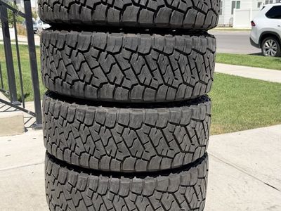 37/12.50R22 Toyo RT Trail Load F Like new