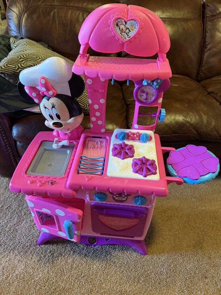Minnie Kitchen