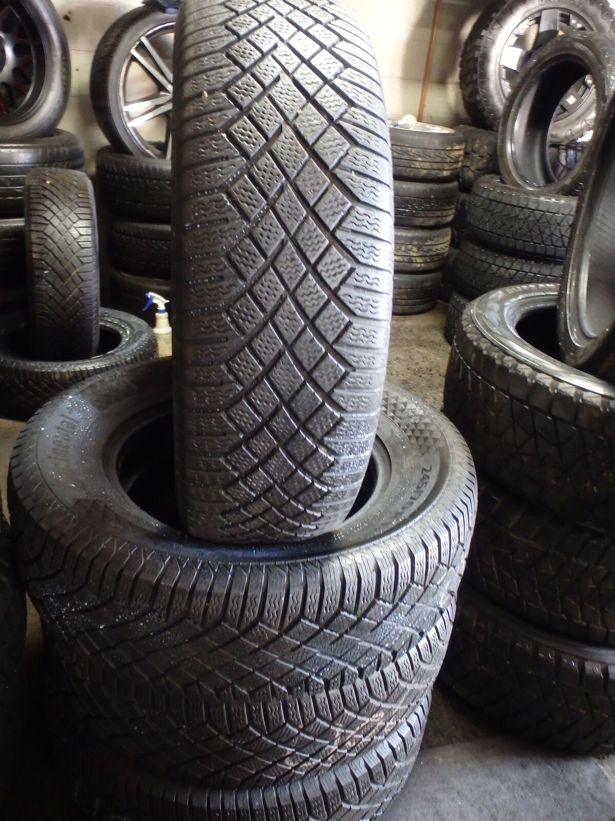 245/70R17 CONTINENTAL VIKINGCONTACT 7 SET OF USED WINTER TIRES