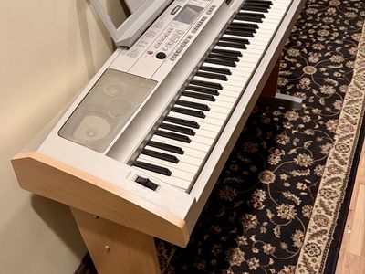Yamaha Portable Grand DGX-500 88-Key Piano