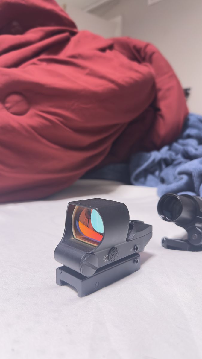 Side Flip Magnifier And Sight .