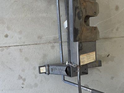REESE (30047) 16K Fifth Wheel Hitch