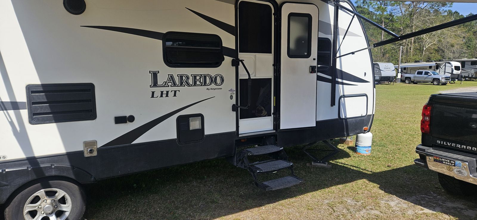 2016 Keystone Laredo travel trailer