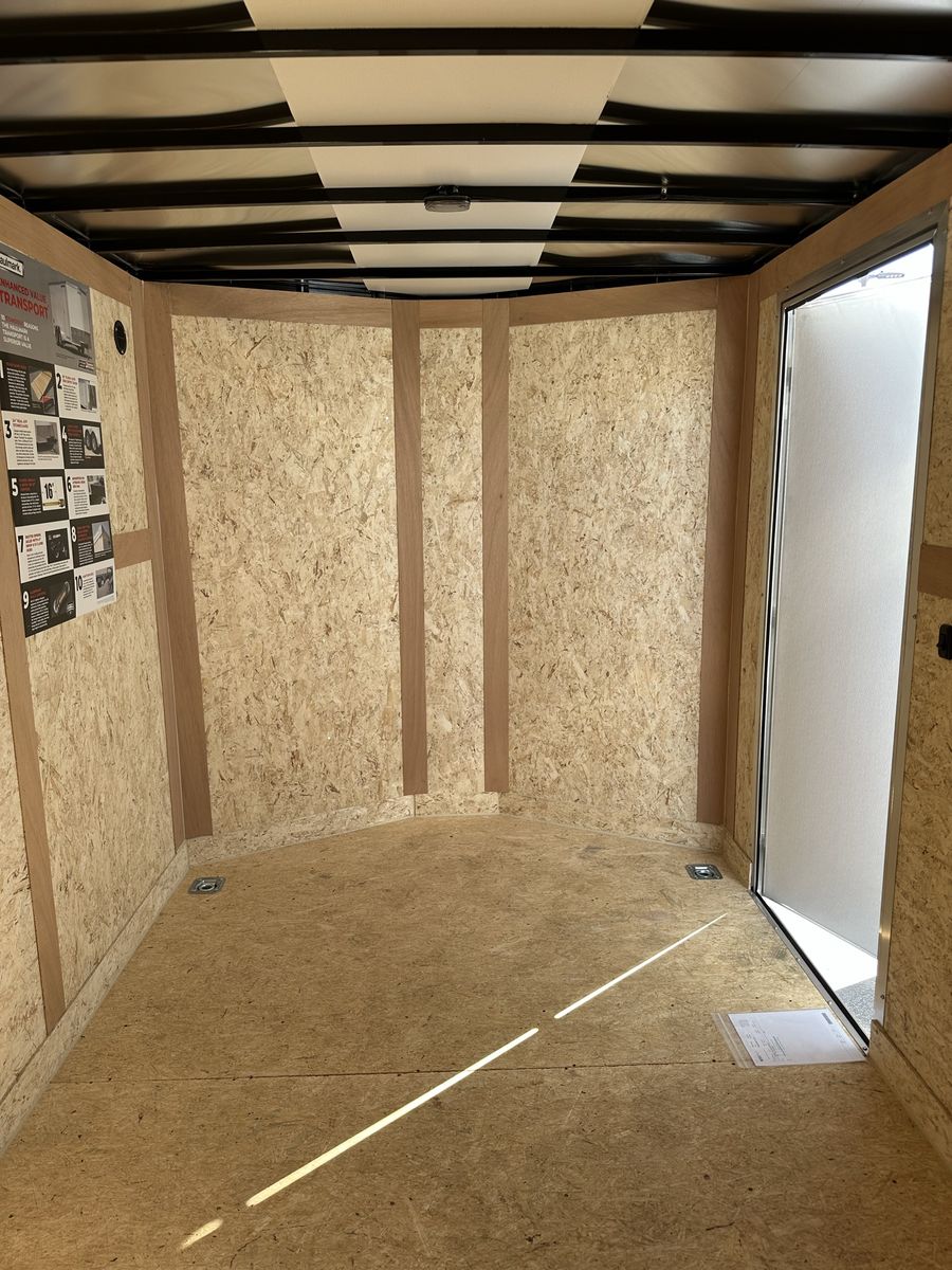 Main image 7