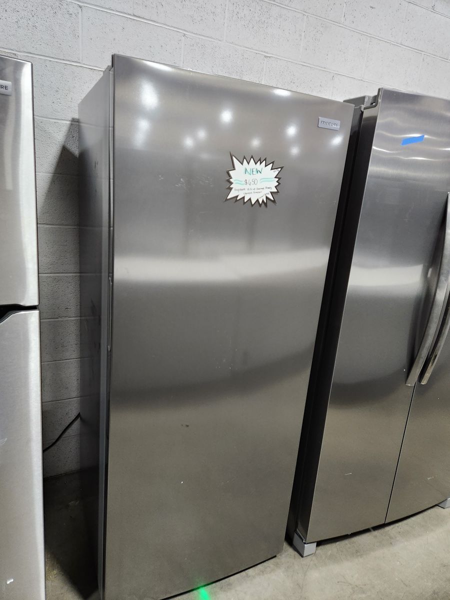 BRAND NEW! FRIGIDAIRE 15.5 CF STAINLESS STEEL UPRIGHT FROST FREE FREEZER!
