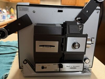 Bell & Howell Movie Projector/Working