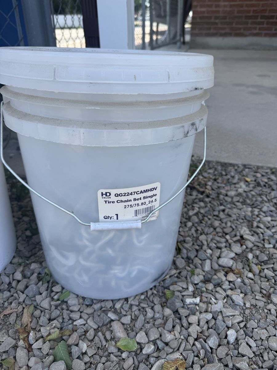 Truck Tire Chains / Both buckets included…