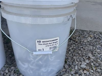 Truck Tire Chains / Both buckets included…