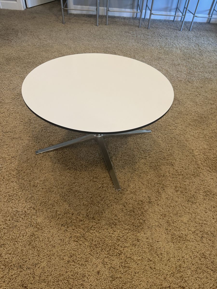 Modern White Round Coffee Table with Chrome Metal Base - Excellent Condition