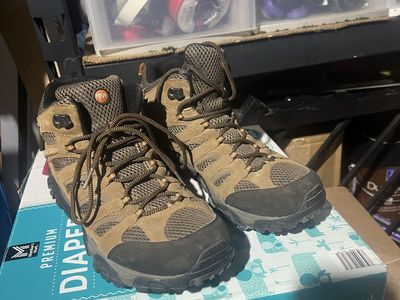Merrell Moab Men's Hiking Boots Size 11.5 Brown Suede Mesh Vibram Soles