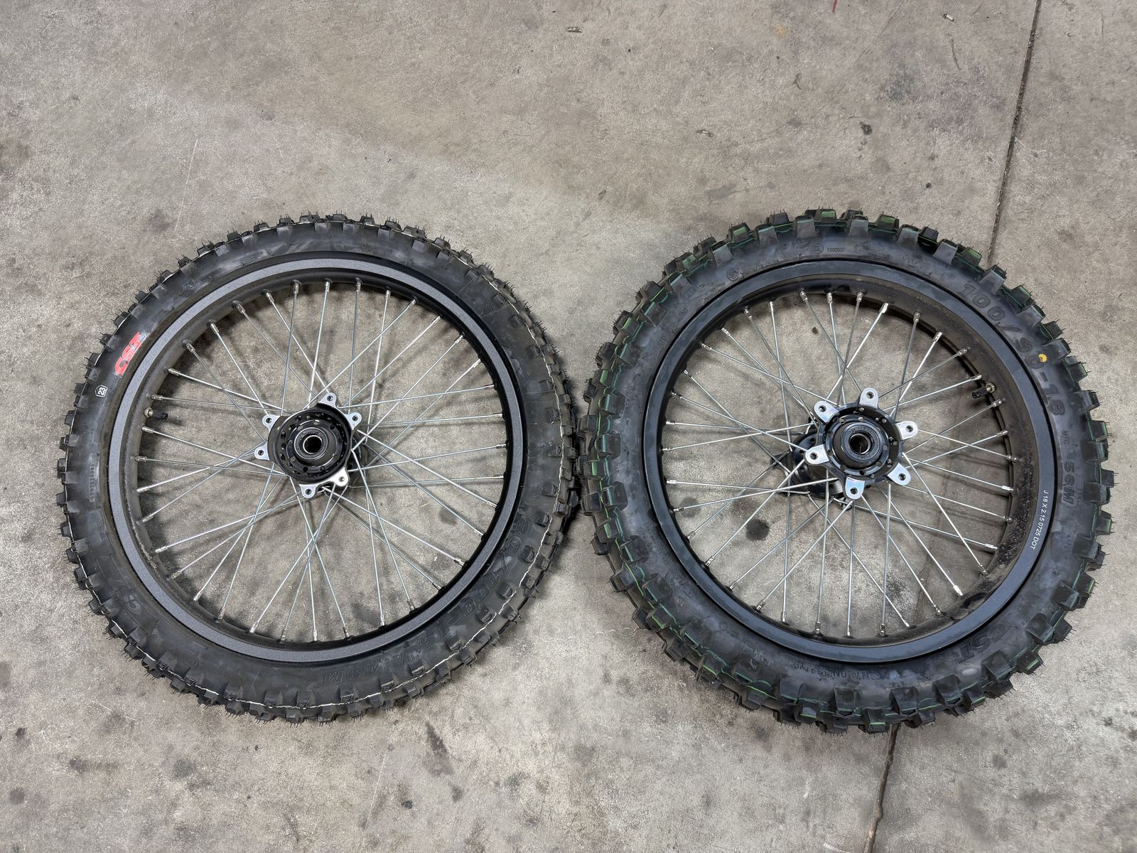2025 Surron Ultra Bee wheels/tires