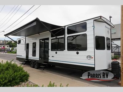 New 2026 Forest River RV Salem Grand Villa 40FKP