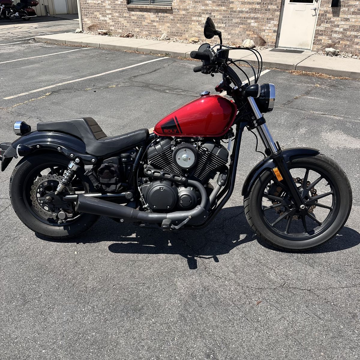2015 Yamaha Bolt 950 - Cruiser - LOW MILES - Vstar 950