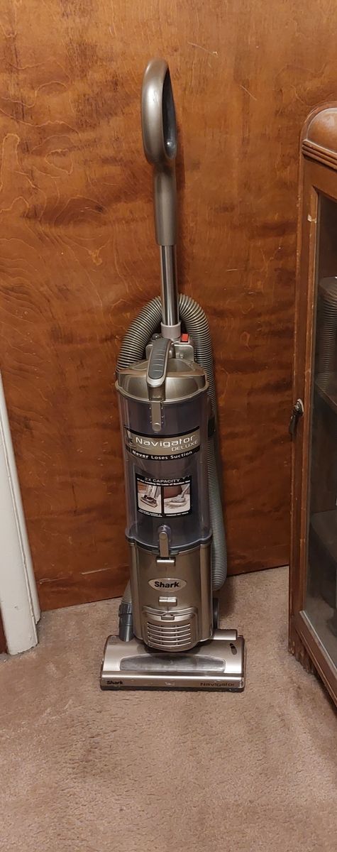 Shark Navigator Deluxe Vacuum Cleaner