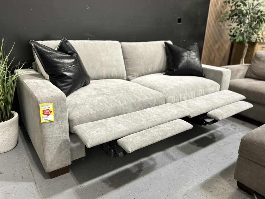 NEW!! Henredon Sofa - FREE DELIVERY!!