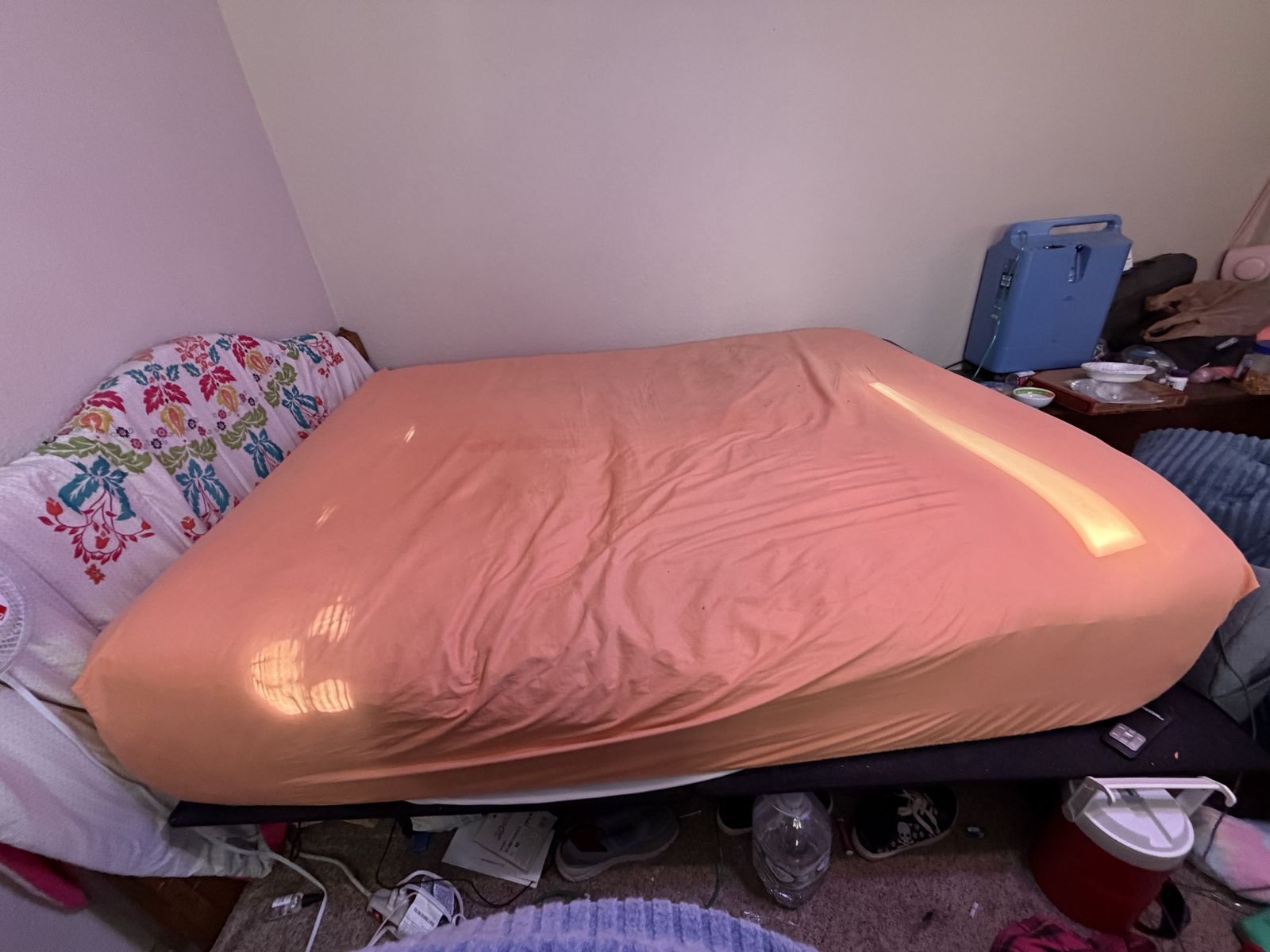 Queen Adjustable Bed Frame + Mattress w/ Remote (Excellent Condition)