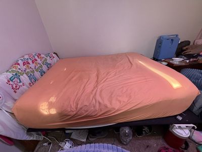 Queen Adjustable Bed Frame + Mattress w/ Remote (Excellent Condition)